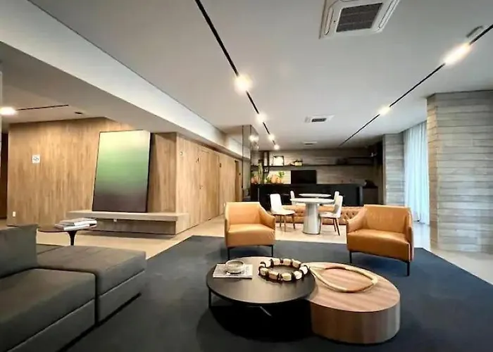 Charmoso Studio / Bela Cintra